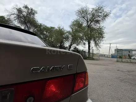 Toyota Camry 2000 года за 3 650 000 тг. в Алматы – фото 13