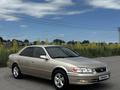 Toyota Camry 2000 года за 3 650 000 тг. в Алматы – фото 2