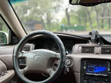 Toyota Camry 2000 года за 3 650 000 тг. в Алматы – фото 20