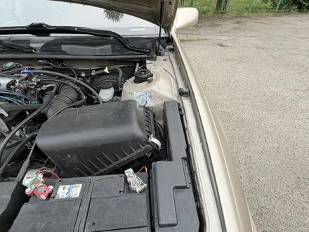 Toyota Camry 2000 года за 3 650 000 тг. в Алматы – фото 34