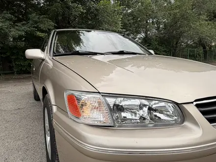 Toyota Camry 2000 года за 3 650 000 тг. в Алматы – фото 7