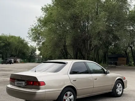 Toyota Camry 2000 года за 3 650 000 тг. в Алматы – фото 8