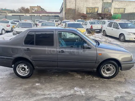 Volkswagen Vento 1993 года за 1 800 000 тг. в Костанай – фото 3