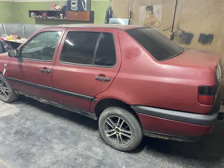 Volkswagen Vento 1992 года за 700 000 тг. в Рудный – фото 2