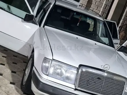Mercedes-Benz E 230 1993 года за 1 500 000 тг. в Шымкент