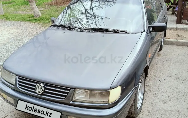 Volkswagen Passat 1995 годаүшін2 100 000 тг. в Шымкент