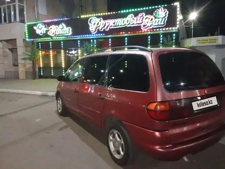 Volkswagen Sharan 1995 года за 2 300 000 тг. в Кокшетау – фото 3