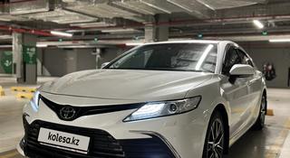 Toyota Camry 2021 года за 15 300 000 тг. в Астана