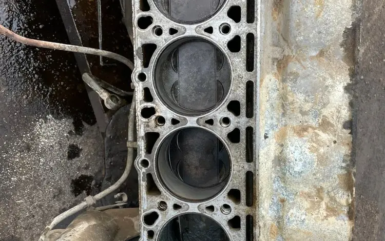 Двигатель по запчастям в Караганда