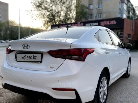 Hyundai Accent 2019 года за 7 400 000 тг. в Актобе – фото 7