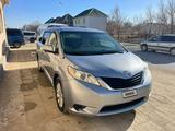 Toyota Sienna 2011 года за 8 000 000 тг. в Атырау – фото 2