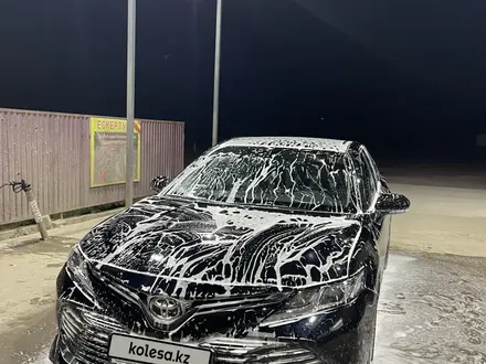 Toyota Camry 2019 года за 12 000 000 тг. в Атырау – фото 4