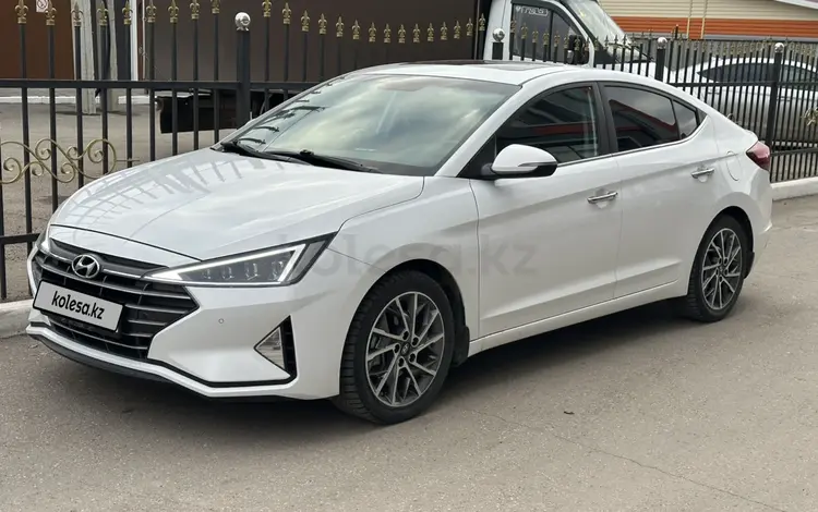 Hyundai Elantra 2020 года за 9 500 000 тг. в Астана