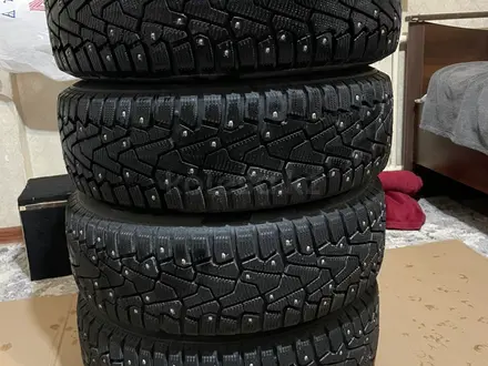 15-е штампы на резине pirelli 195/60/15 за 125 000 тг. в Астана – фото 2