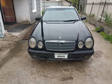 Mercedes-Benz E 240 2000 года за 1 850 000 тг. в Алматы – фото 3