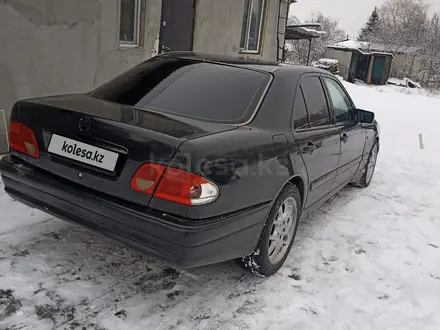 Mercedes-Benz E 240 2000 года за 1 850 000 тг. в Алматы – фото 9