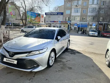 Toyota Camry 2018 года за 14 500 000 тг. в Алматы – фото 9