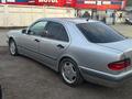 Mercedes-Benz E 320 1998 года за 2 803 000 тг. в Астана – фото 3