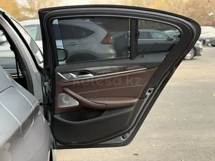 BMW 540 2017 года за 17 500 000 тг. в Алматы – фото 33