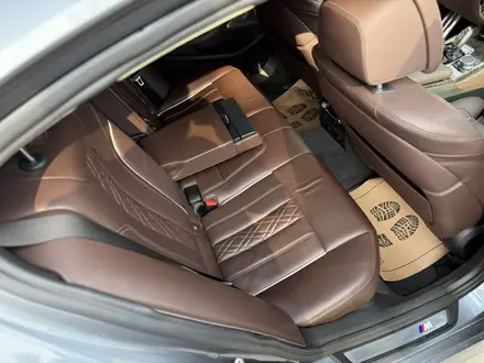 BMW 540 2017 года за 17 500 000 тг. в Алматы – фото 35