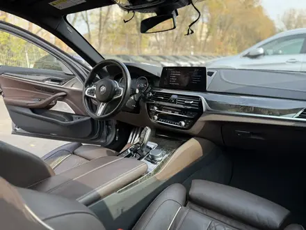 BMW 540 2017 года за 17 500 000 тг. в Алматы – фото 36