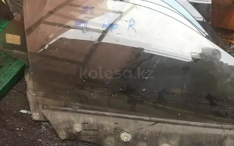 Стекла дверей Toyota Mark 2 за 10 000 тг. в Алматы