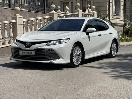 Toyota Camry 2019 года за 14 200 000 тг. в Караганда – фото 3