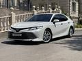 Toyota Camry 2019 года за 14 200 000 тг. в Караганда – фото 2