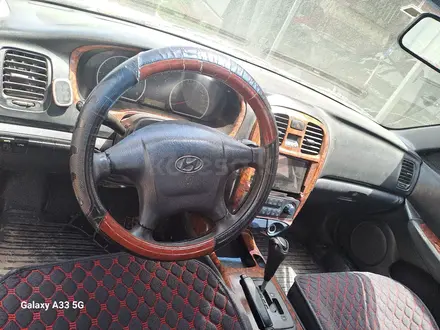 Hyundai Sonata 2003 года за 1 700 000 тг. в Алматы – фото 4