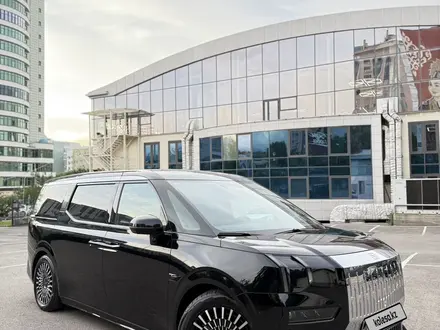 Zeekr 009 2023 года за 28 000 000 тг. в Алматы