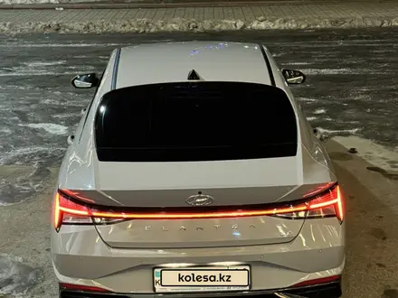 Hyundai Elantra 2021 года за 10 300 000 тг. в Усть-Каменогорск – фото 2