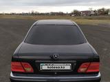 Mercedes-Benz E 230 1997 года за 3 000 000 тг. в Павлодар – фото 4