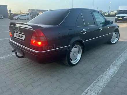 Mercedes-Benz C 200 1998 года за 2 500 000 тг. в Актобе – фото 3