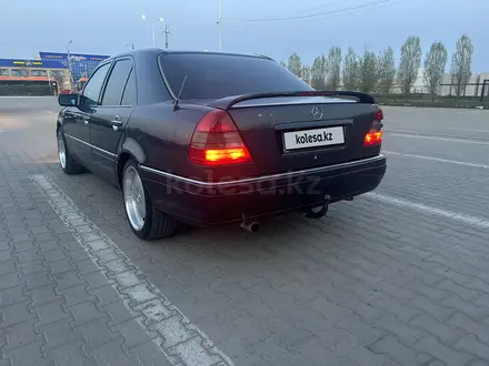 Mercedes-Benz C 200 1998 года за 2 500 000 тг. в Актобе – фото 4