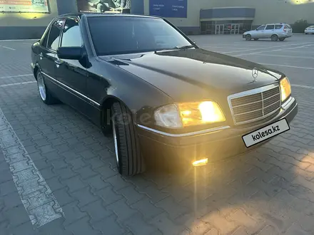 Mercedes-Benz C 200 1998 года за 2 500 000 тг. в Актобе – фото 2