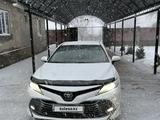 Toyota Camry 2020 годаfor14 500 000 тг. в Шымкент – фото 2