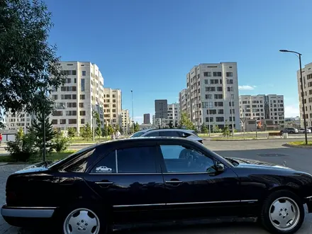 Mercedes-Benz E 240 1999 года за 2 300 000 тг. в Астана – фото 7