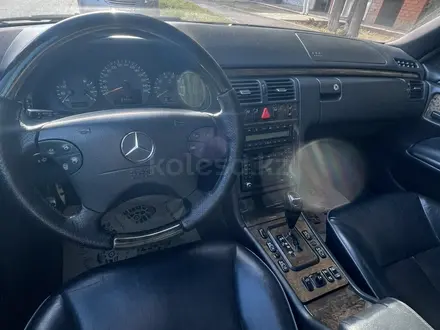 Mercedes-Benz E 240 2001 года за 6 000 000 тг. в Астана – фото 5