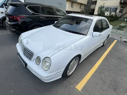 Mercedes-Benz E 240 2001 года за 6 000 000 тг. в Астана