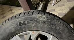 Шины Nexen и в комплекте с оригинальными дисками от Hyundai Tucson за 280 000 тг. в Алматы – фото 5