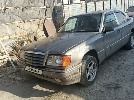 Mercedes-Benz E 250 1990 года за 1 165 000 тг. в Жезказган