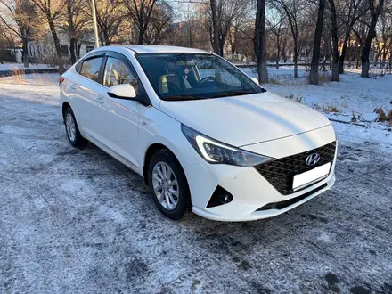 Hyundai Accent 2020 года за 8 200 000 тг. в Караганда