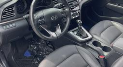 Hyundai Elantra 2018 года за 9 500 000 тг. в Актау – фото 5