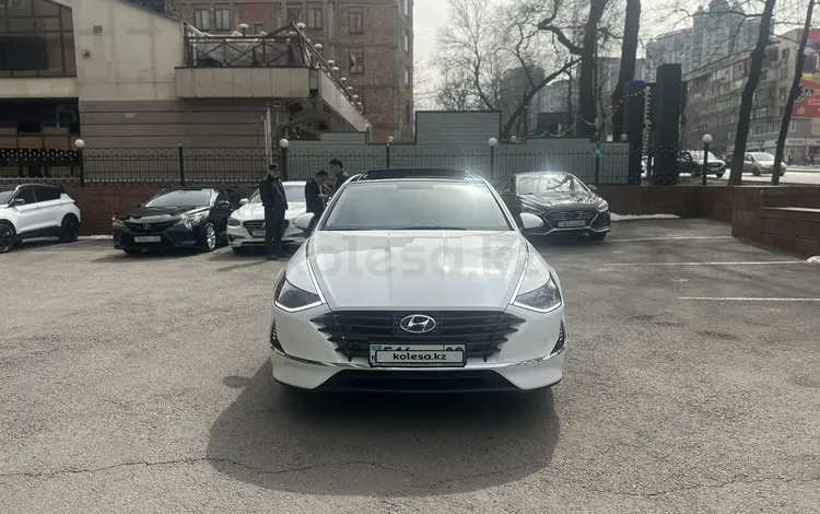 Hyundai Sonata 2023 годаfor13 200 000 тг. в Алматы