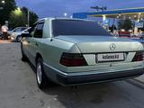 Mercedes-Benz E 300 1993 года за 1 750 000 тг. в Шымкент – фото 4