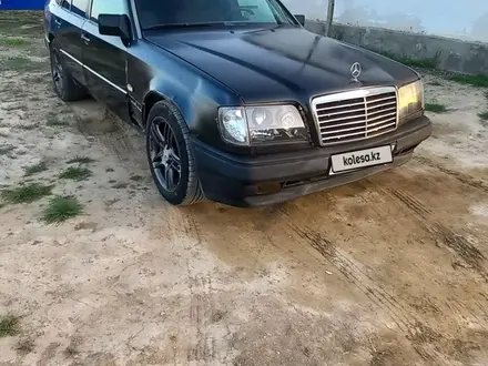 Mercedes-Benz E 320 1993 года за 1 800 000 тг. в Атырау – фото 10