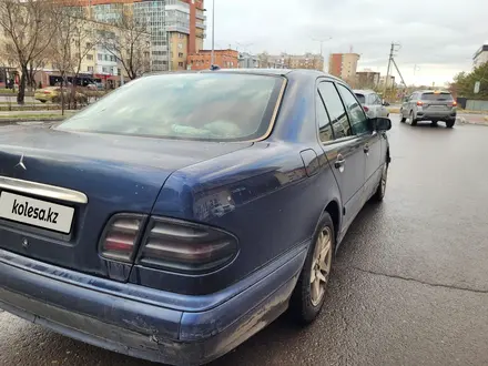 Mercedes-Benz E 240 2000 года за 2 900 000 тг. в Астана – фото 3