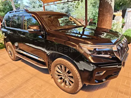 Toyota Land Cruiser Prado 2022 года за 25 700 000 тг. в Актобе – фото 6