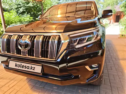 Toyota Land Cruiser Prado 2022 года за 25 700 000 тг. в Актобе – фото 2
