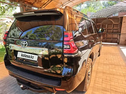 Toyota Land Cruiser Prado 2022 года за 25 700 000 тг. в Актобе – фото 12